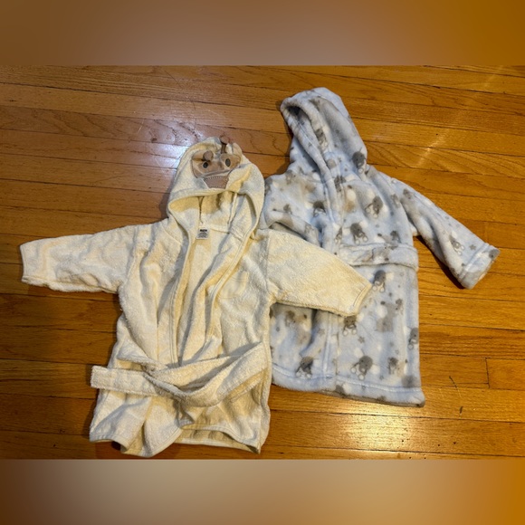 Bundle of 2 baby towels 9 months and 12 + months - Picture 16 of 16